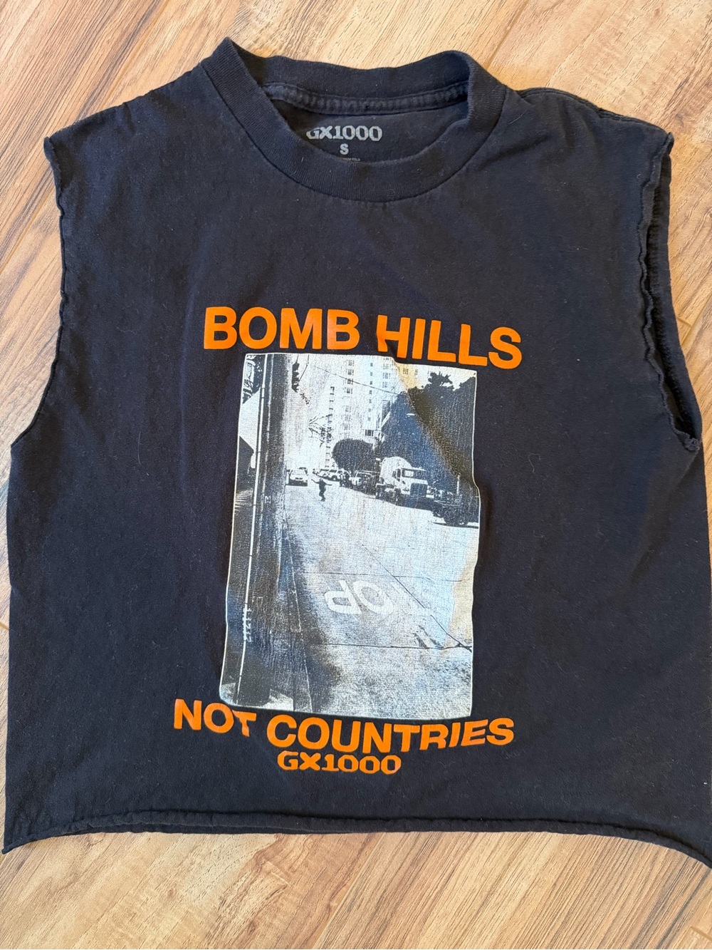 Cropped and Sleeveless Gx1000 'Bomb Hills Not Countries' Graphic Muscle Tee